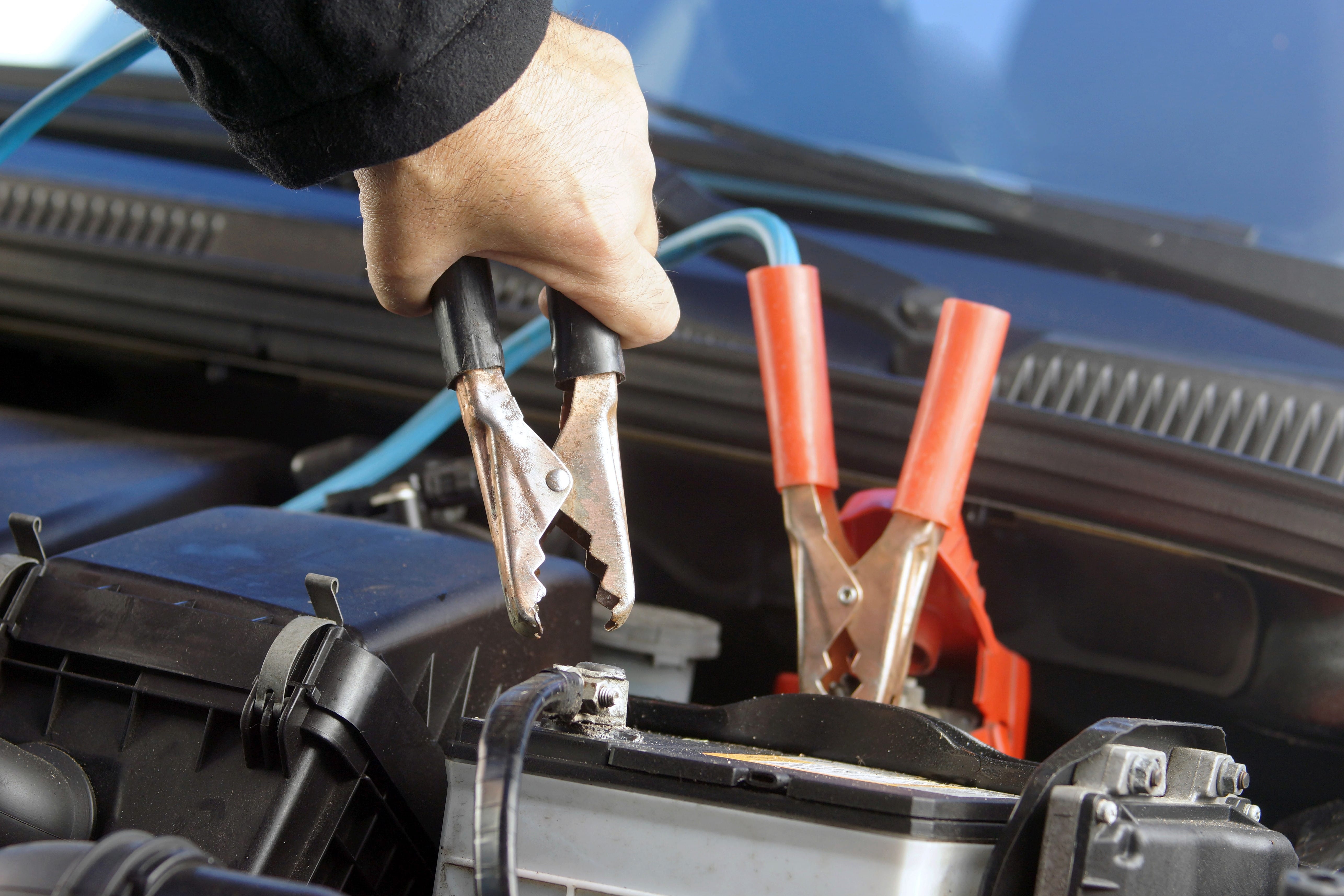 How to fit a car battery – Help & Advice Centre